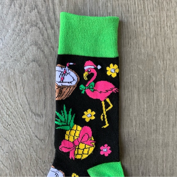 Fun Party Christmas in Hawaii Socks - Picture 4 of 6